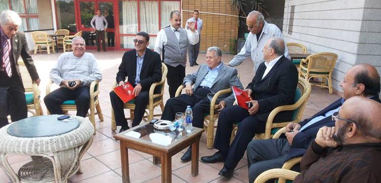 محمود طاهر مع حسن حمدى محمود طاهر مع حسن حمدى